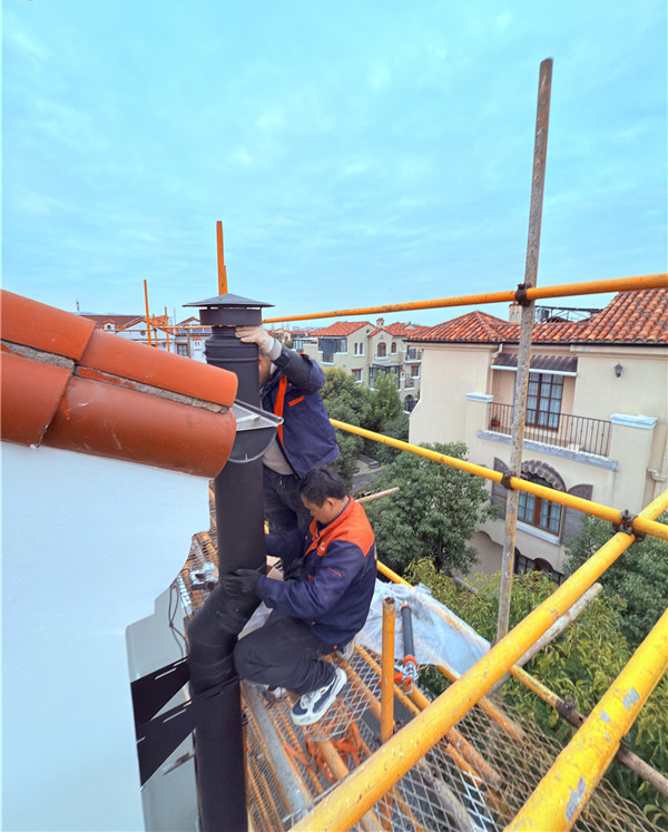 上海达安圣芭芭花园丹麦Aduro A15火炉安装.jpg