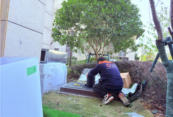 合肥建发雍龙府地下室丹麦Aduro A14壁炉安装.jpg