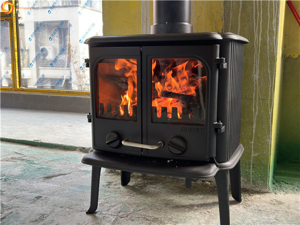 上海红星铂雅名都别墅丹麦Morso 2110铸铁火炉安装.jpg