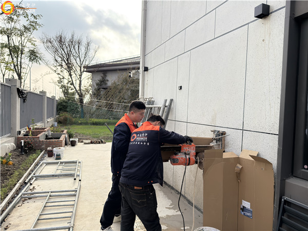 上海崇明别墅丹麦Aduro 9.1真火壁炉安装